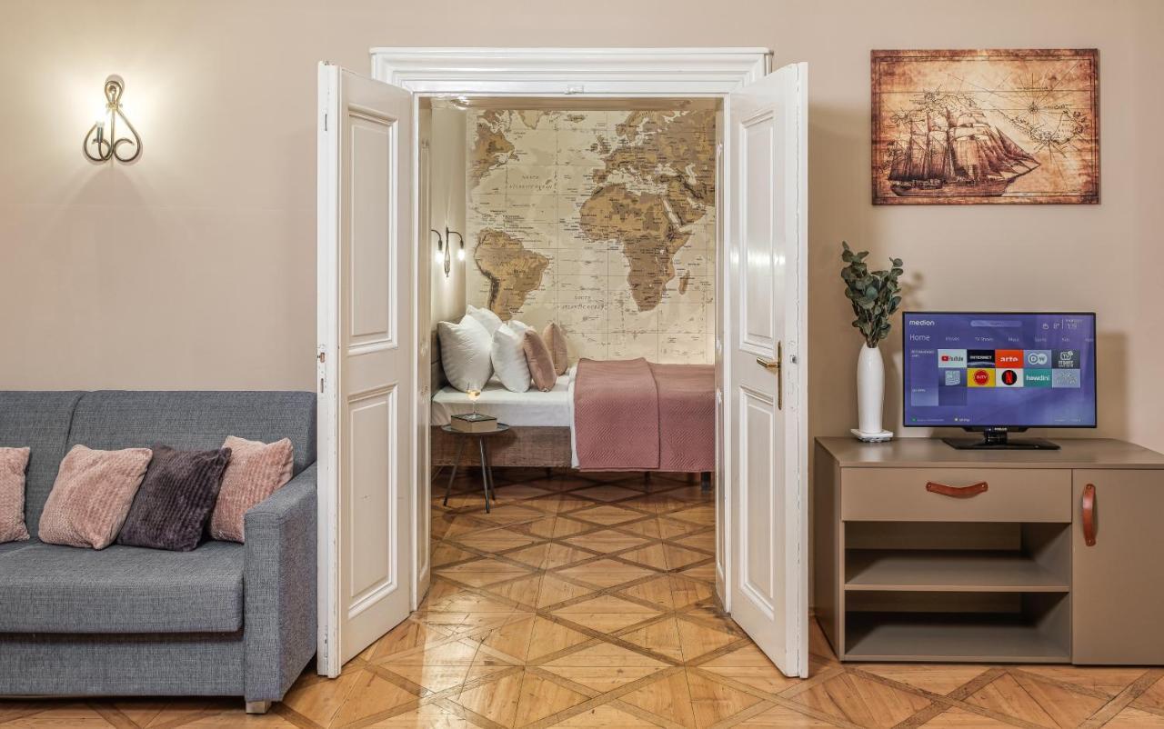 6 Continents Apartments By Adrez Prague Luaran gambar