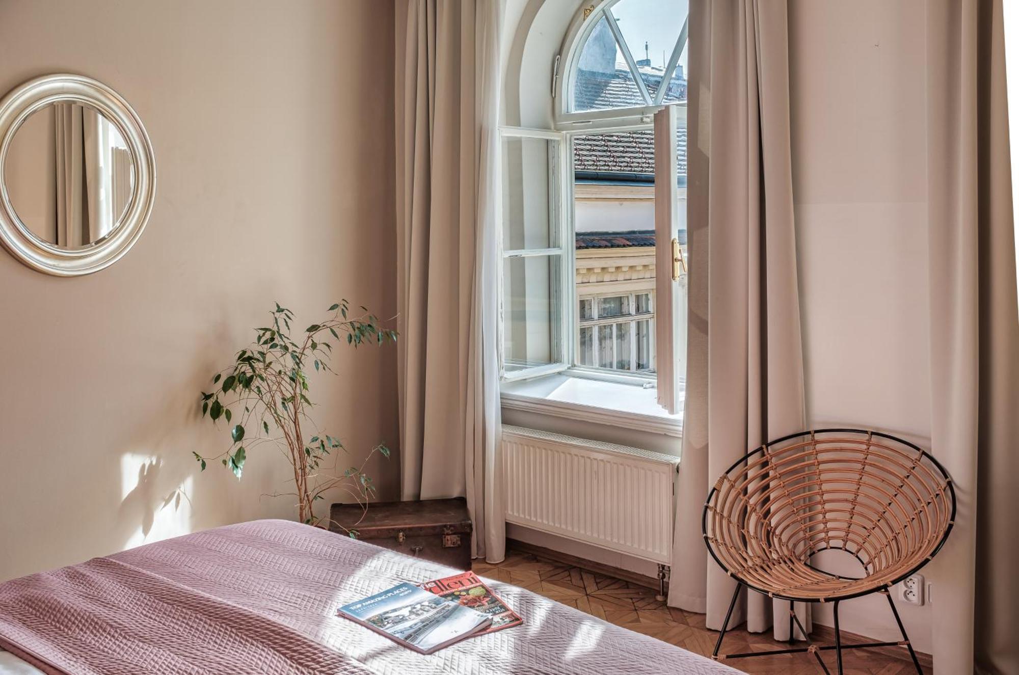6 Continents Apartments By Adrez Prague Luaran gambar