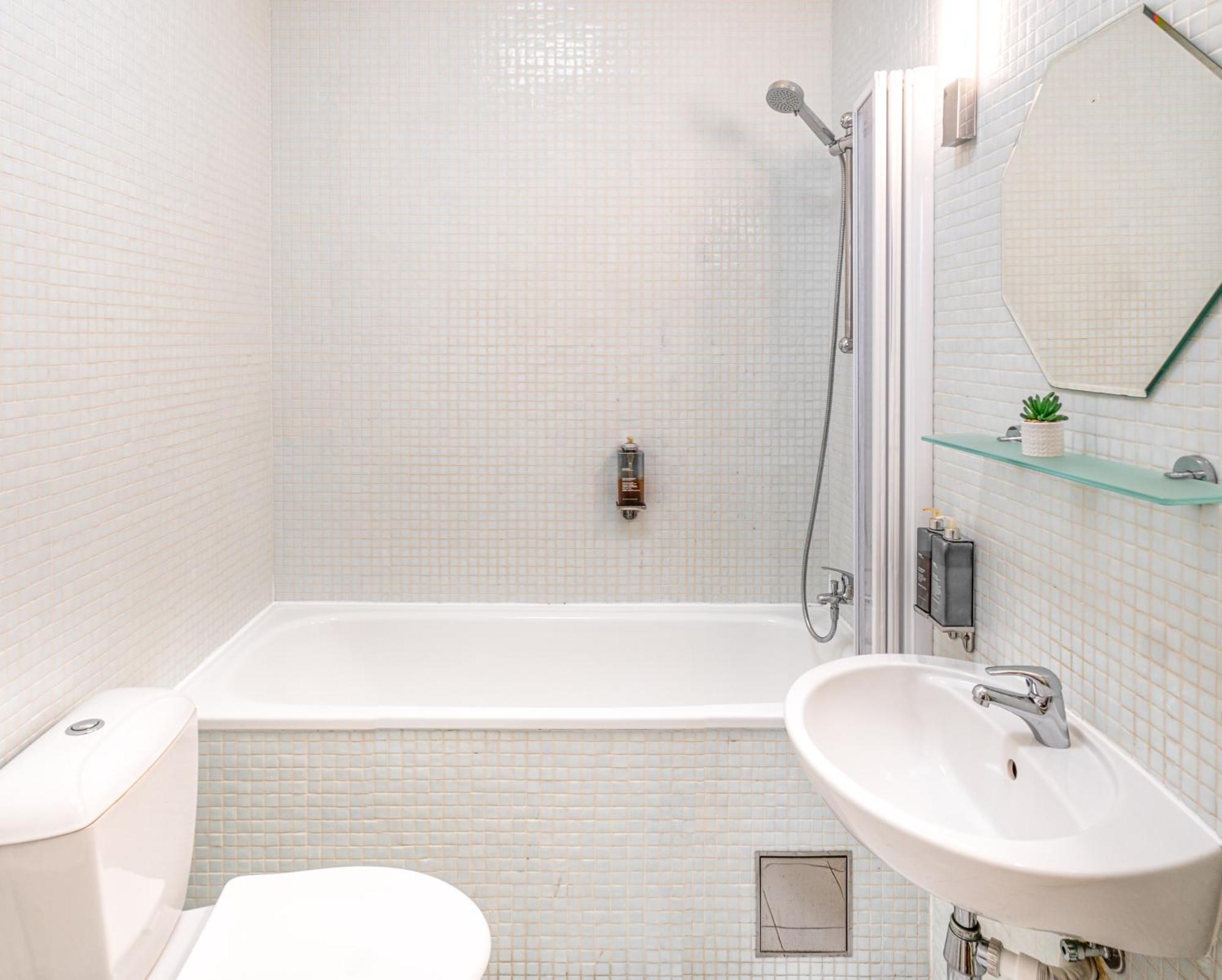6 Continents Apartments By Adrez Prague Bilik gambar